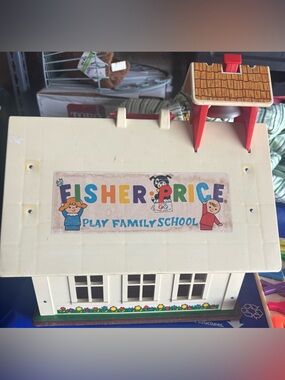 Fisher Price 1971 Little People Schoolhouse
